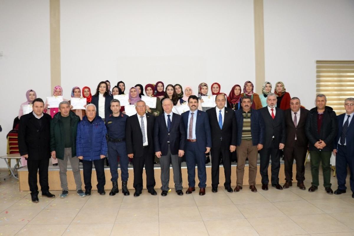 Ormanlı&rsquo;da tekstilde &ccedil;alışacak 21 kursiyere sertifikaları verildi