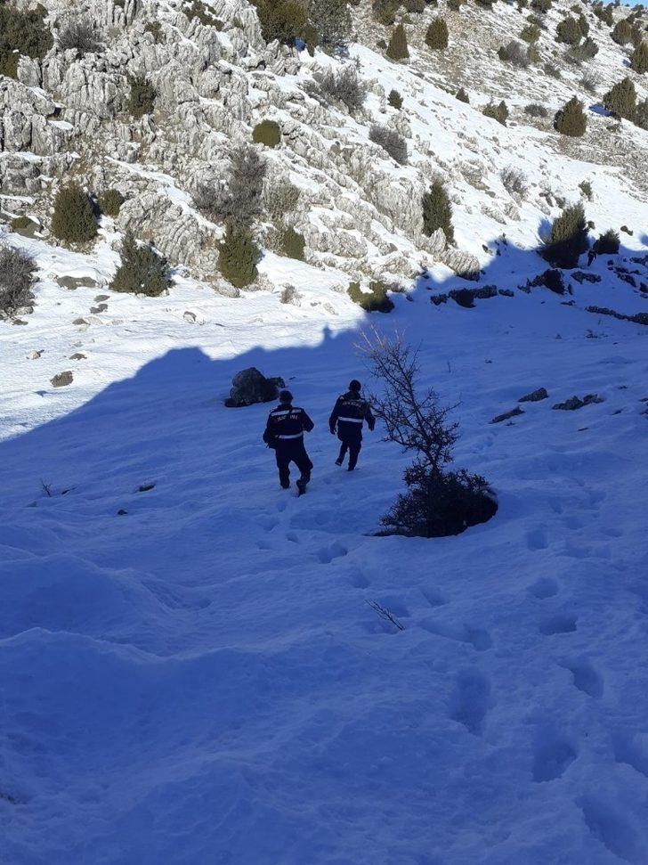 Burdur'da çobanın kaybettiği sürüyü jandarma drone ile buldu G3