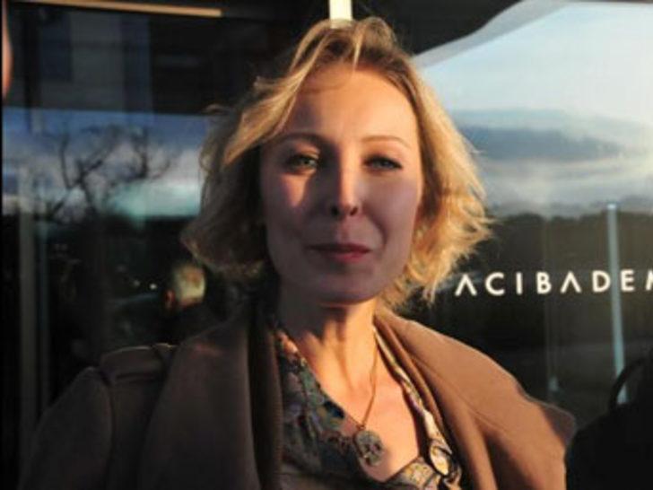 Demet Akalın'a hastane ziyaretleri G4