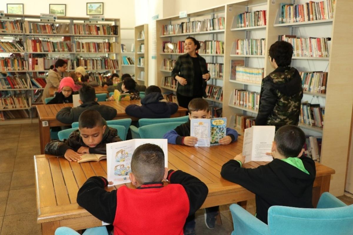 TEGV &ouml;ğrencileri B&uuml;y&uuml;kşehir Belediyesi k&uuml;t&uuml;phanesi ile tanıştı
