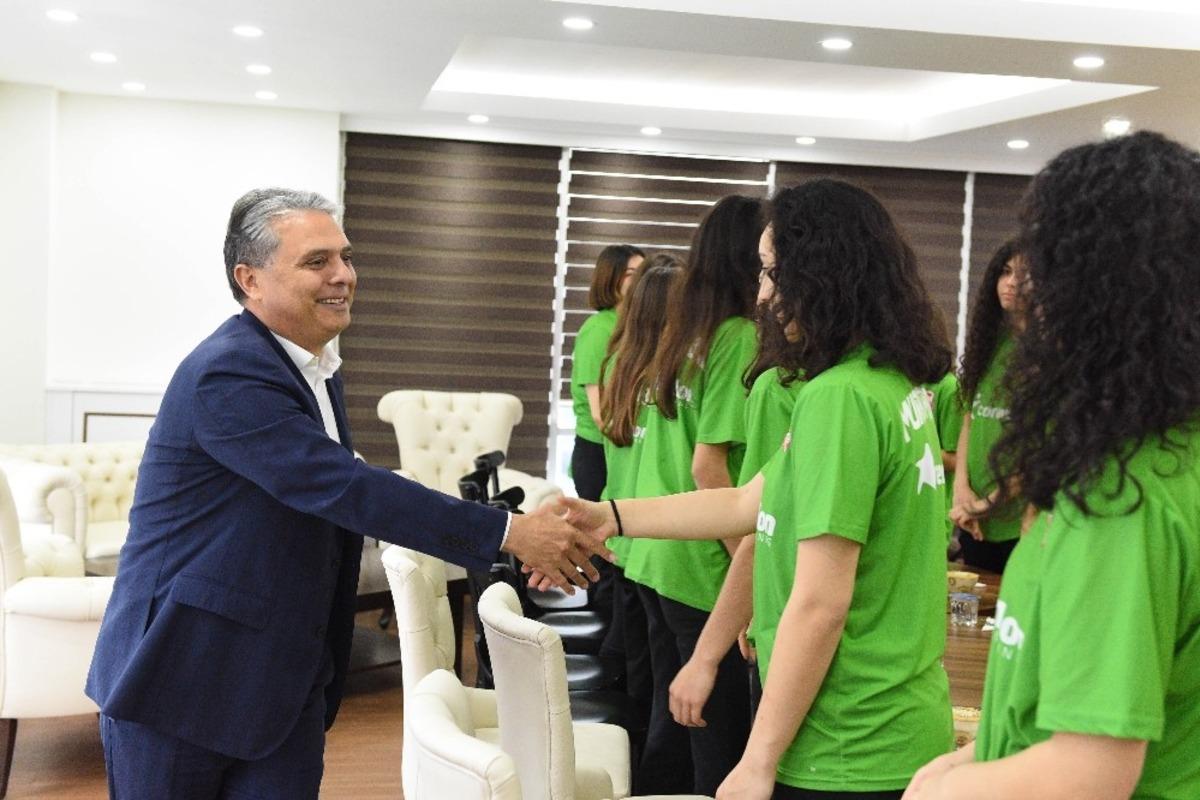 Uysal: "T&uuml;rkiye bize yetmez"