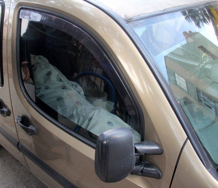 Adana'da polisi alarma geçiren olay! Araçtaki cesedi görüp ihbar ettiler G2
