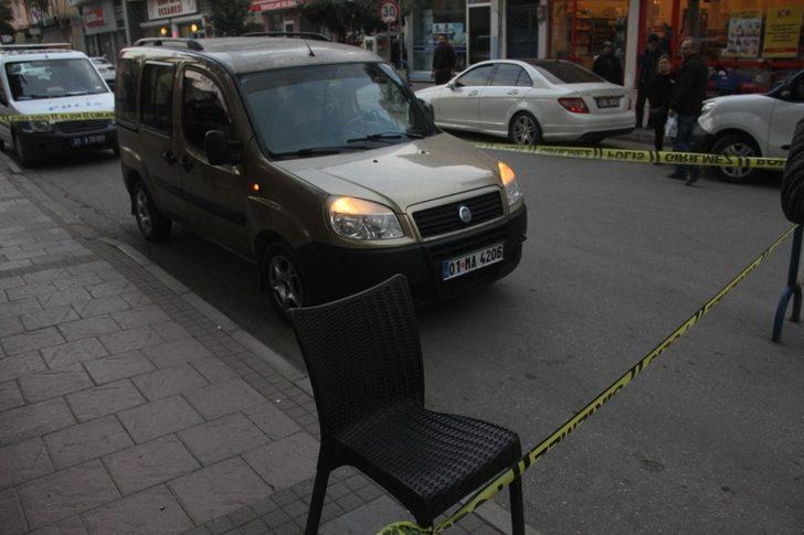 Adana'da polisi alarma geçiren olay! Araçtaki cesedi görüp ihbar ettiler G4
