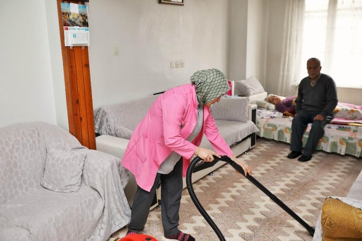 Şehitkamil&rsquo;de yaşlılara vefa