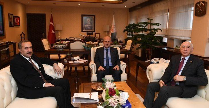 Van milletvekilleri Bakan Turhan’la görüştü