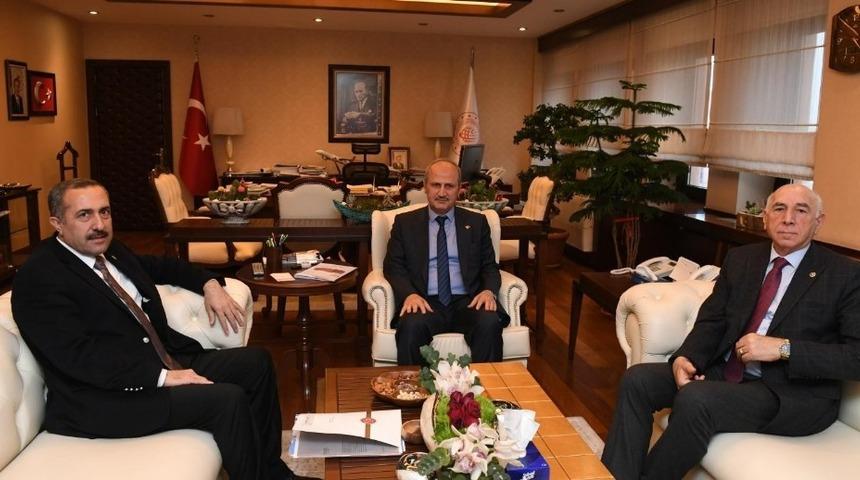 Van milletvekilleri Bakan Turhan’la görüştü