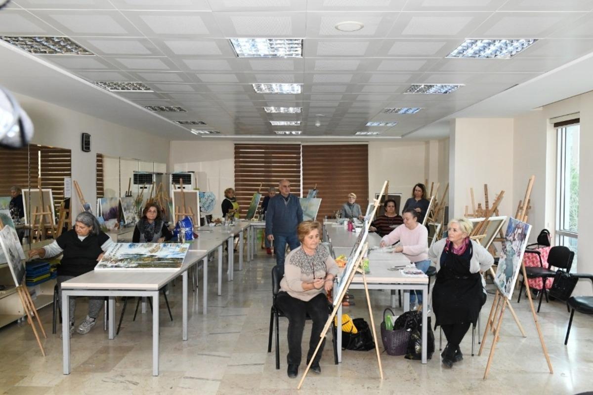 Geleceğin ressamları Esenyurt&rsquo;ta yetişiyor
