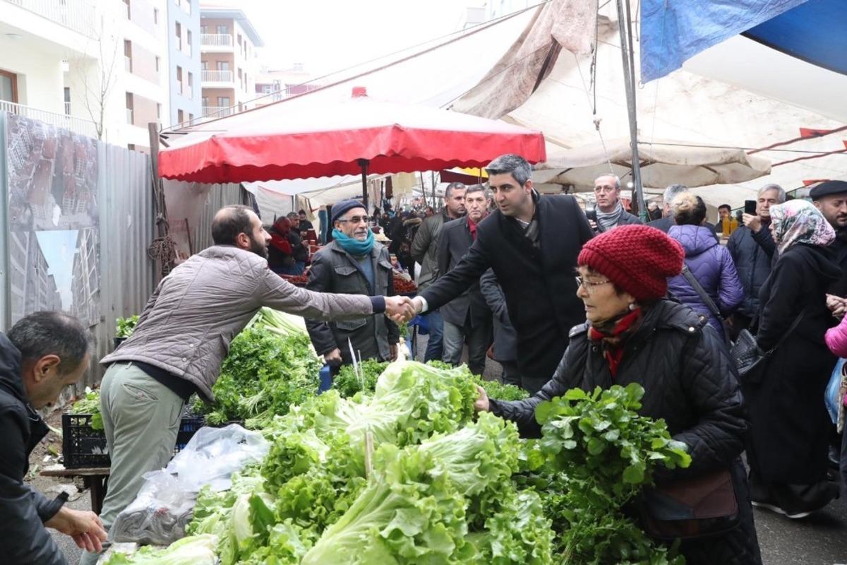 Başkan G&ouml;khan Y&uuml;ksel, Orhantepe semt pazarını ziyaret etti