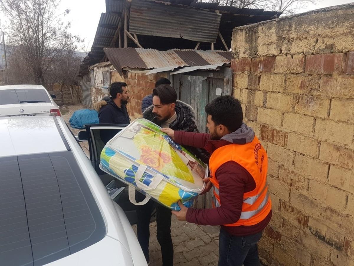 Mardinli fotoğraf sanat&ccedil;ısından depremzedelere yardım