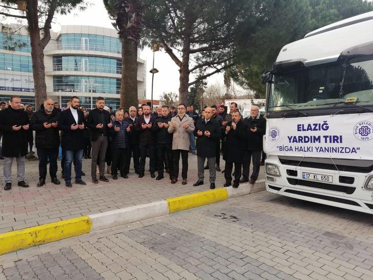 Biga'da toplanan 1 TIR dolusu ihtiyaç malzemesi Elazığ yolunda G2