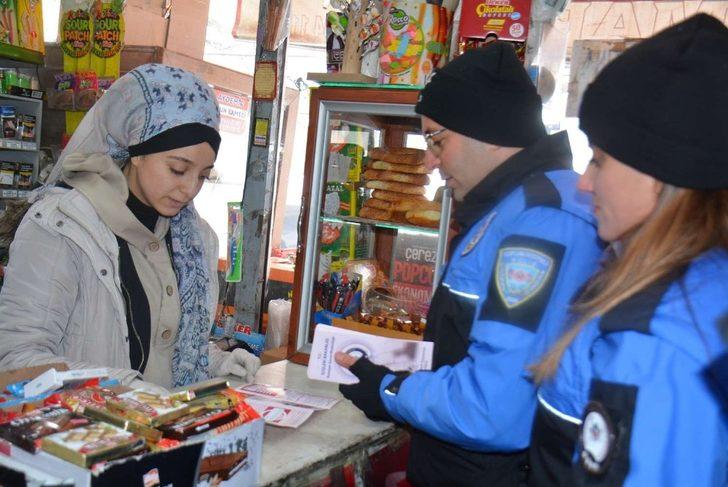 Hakkari polisi canı pahasına kadınları bilgilendiriyor G3