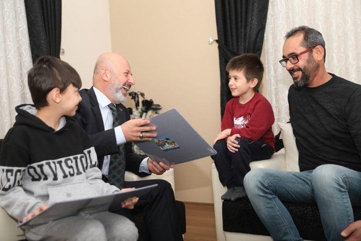 İşçi dostu Başkan Çolakbayrakdar’dan personele moral ziyareti G2