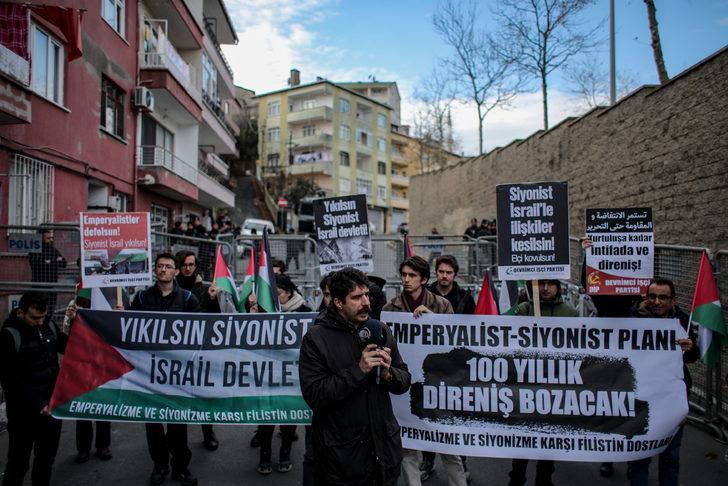 ABD Başkonsolosluğu önünde 'Yüzyılın Anlaşması' protesto edildi G1