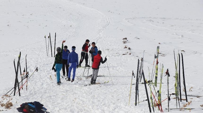 Niğde&rsquo;de Kardan Adam Şenliği i&ccedil;in hazırlıkları devam ediyor