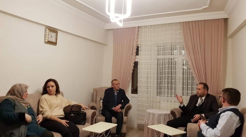 Niğde Belediye Başkanı Emrah &Ouml;zdemir, G&ouml;n&uuml;l Kapılarını &Ccedil;alıyor