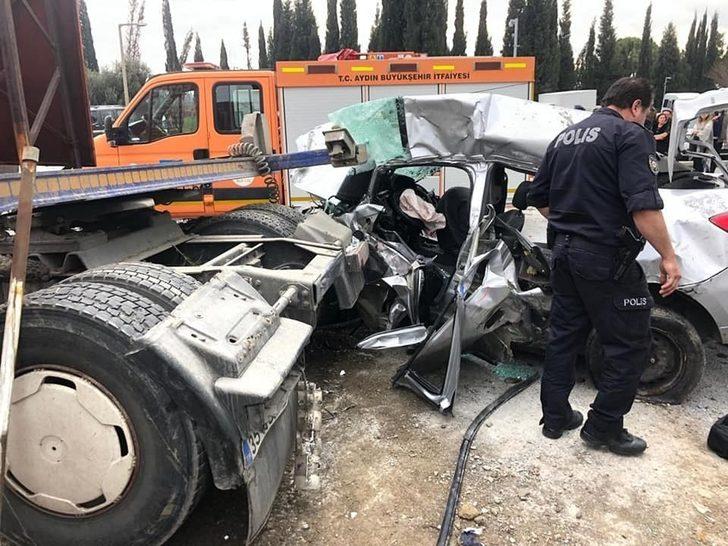 Söke’de tır otomobili biçti; 5 yaralı G4