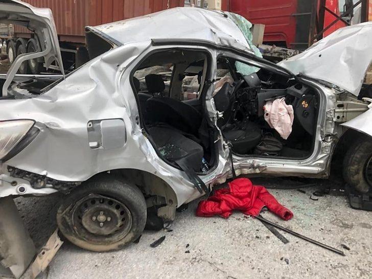 Söke’de tır otomobili biçti; 5 yaralı G5