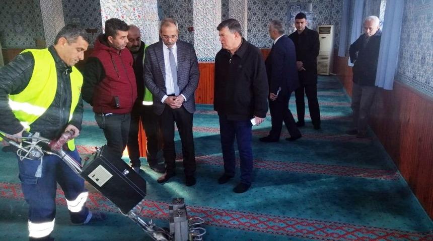 Tarsus&rsquo;ta cami ve cemevlerinde temizlik d&ouml;nemi başladı