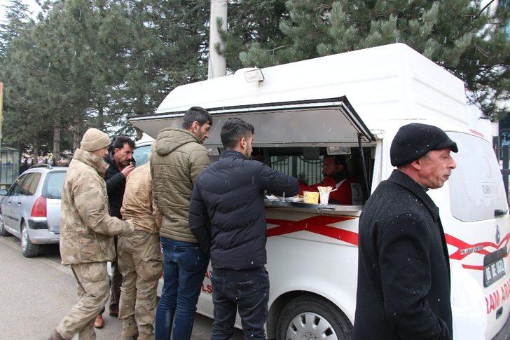 Depremin merkezindeki Sivrice'de kar yağışı başladı G4