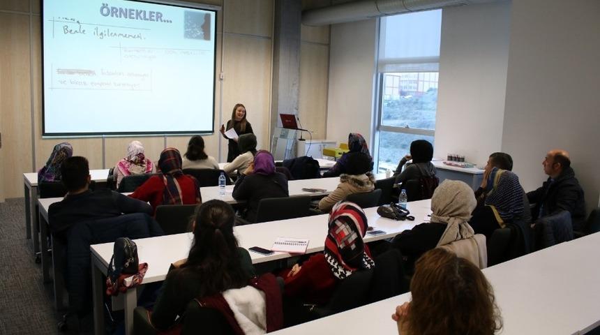 Başakşehirli ailelere &ldquo;Z Kuşağı&rdquo; ile iletişim eğitimi