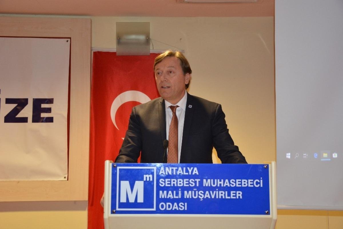 Antalya SMMO&rsquo;da &lsquo;Yeni Ekonomide D&ouml;n&uuml;ş&uuml;m&rsquo; konferansı