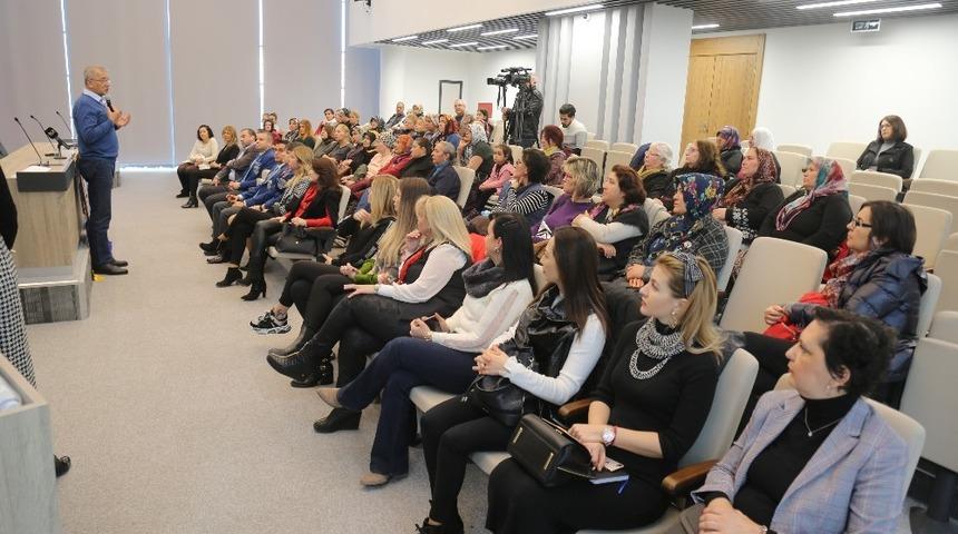 Mezitli&rsquo;de Ev Kadınları Eğitimi Projesi&rsquo;nin 12.&rsquo;si başladı