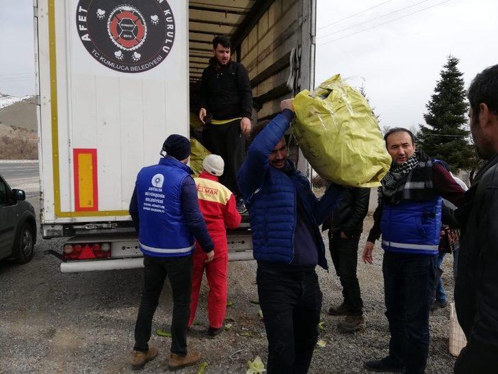 Büyükşehir’in depremzedelere desteği sürüyor G3