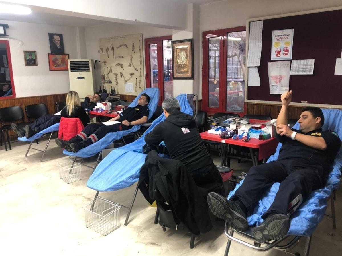 Manisa itfaiyesinden kan bağışına destek