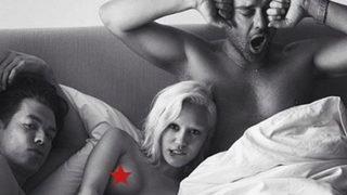 Üçü aynı yatakta