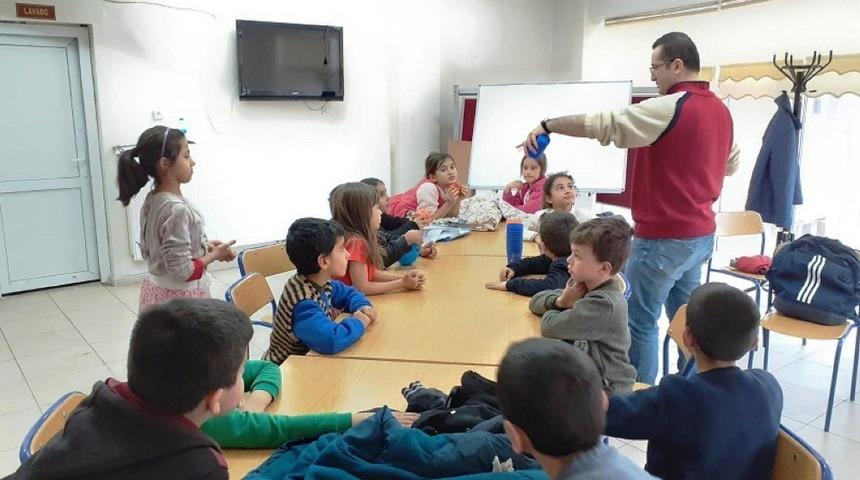 Depremzede &ouml;ğrencilere psikolojik destek