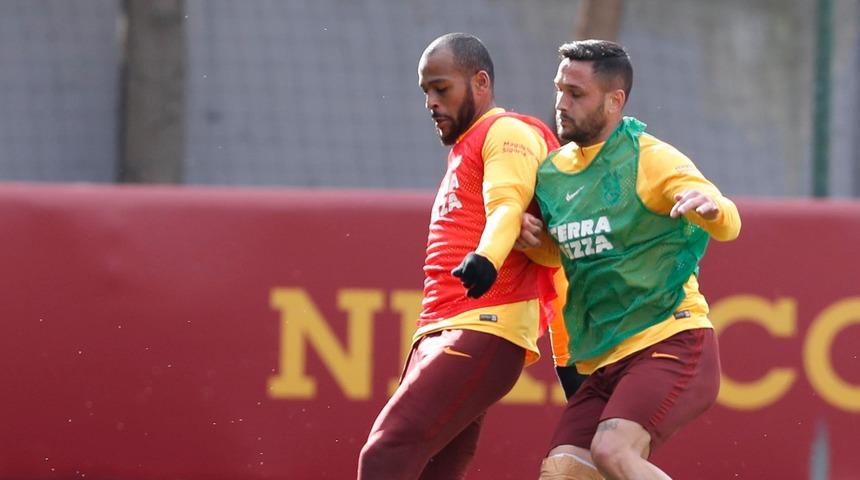 Galatasaray'a &ccedil;ifte m&uuml;jde! Onyekuru ve Andone takımla &ccedil;alıştı