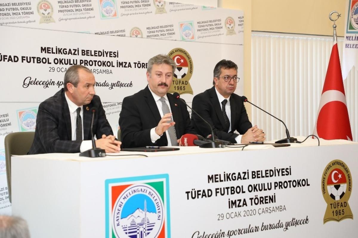 Melikgazi&rsquo;den futbola b&uuml;y&uuml;k katkı