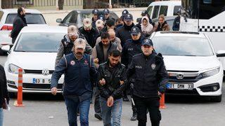 GÜNCELLEME - Şanlıurfa'da otomobilde bulunan patlayıcıyla ilgili yakalanan 11 şüpheliden 2'si tutuklandı