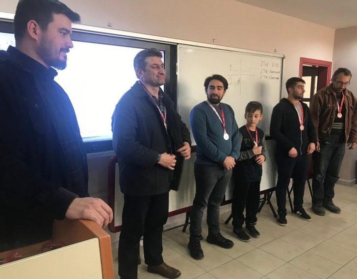 Satranç turnuvasında ikinci oldu G2