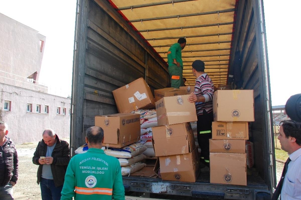 Keşanlıların deprem b&ouml;lgesine yardımları yola &ccedil;ıktı