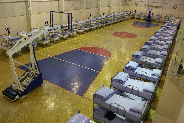 Elazığ'da Mehmetçik kapılarını depremzedelere açtı G2