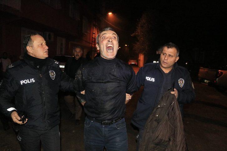 Sokak ortasında karısını dövüp evlerini ateşe verdi G2