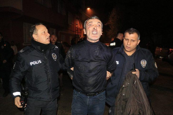 Sokak ortasında karısını dövüp evlerini ateşe verdi G3