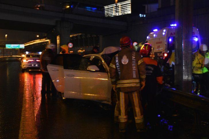 TEM'de feci kaza! Araçtan çıkarılamadı G3