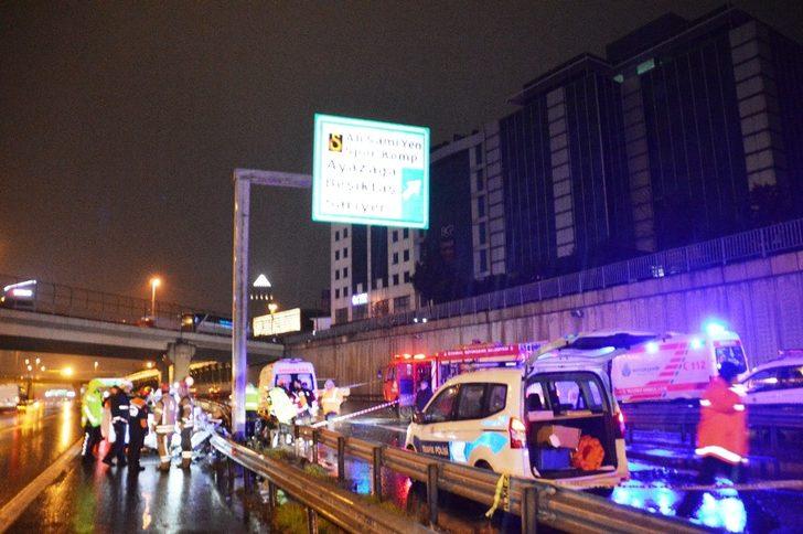 TEM'de feci kaza! Araçtan çıkarılamadı G1