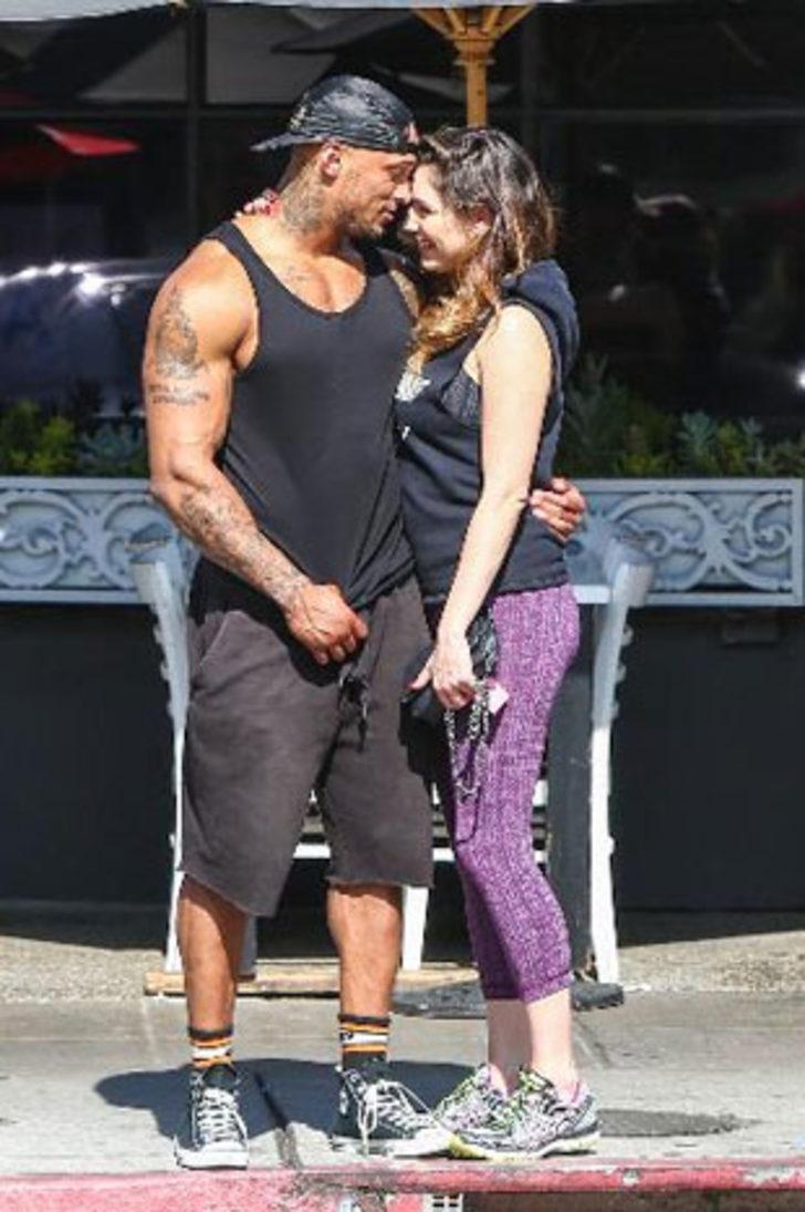 Kelly Brook mutluluğu yakaladı G4