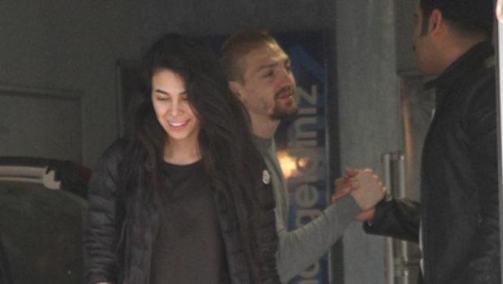 Caner'den Asena'ya 'Sevgililer Günü' jesti G1