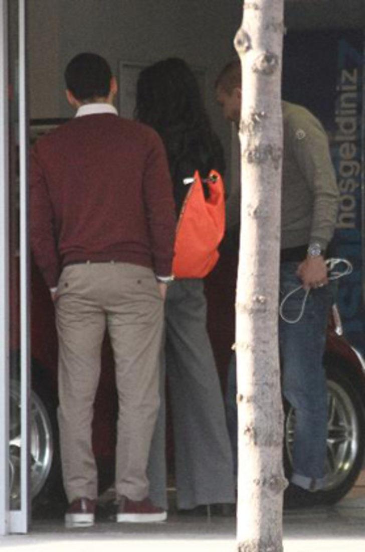 Caner'den Asena'ya 'Sevgililer Günü' jesti G2