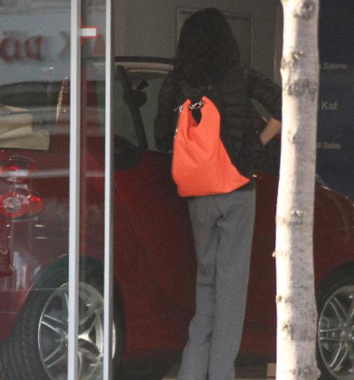 Caner'den Asena'ya 'Sevgililer Günü' jesti G3