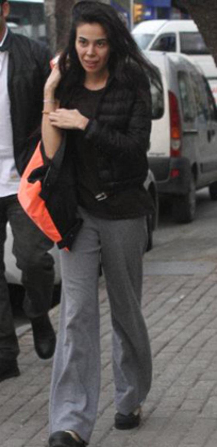 Caner'den Asena'ya 'Sevgililer Günü' jesti G4