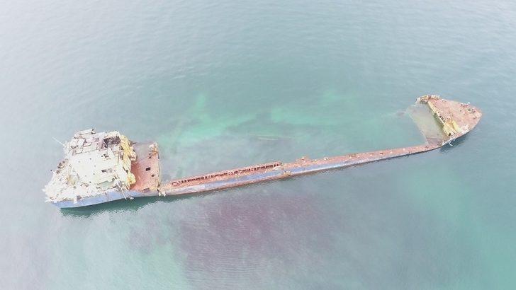 Şile’de 1 yıl önce karaya oturan geminin son hali havadan görüntülendi G1