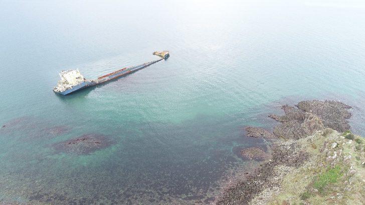 Şile’de 1 yıl önce karaya oturan geminin son hali havadan görüntülendi G4