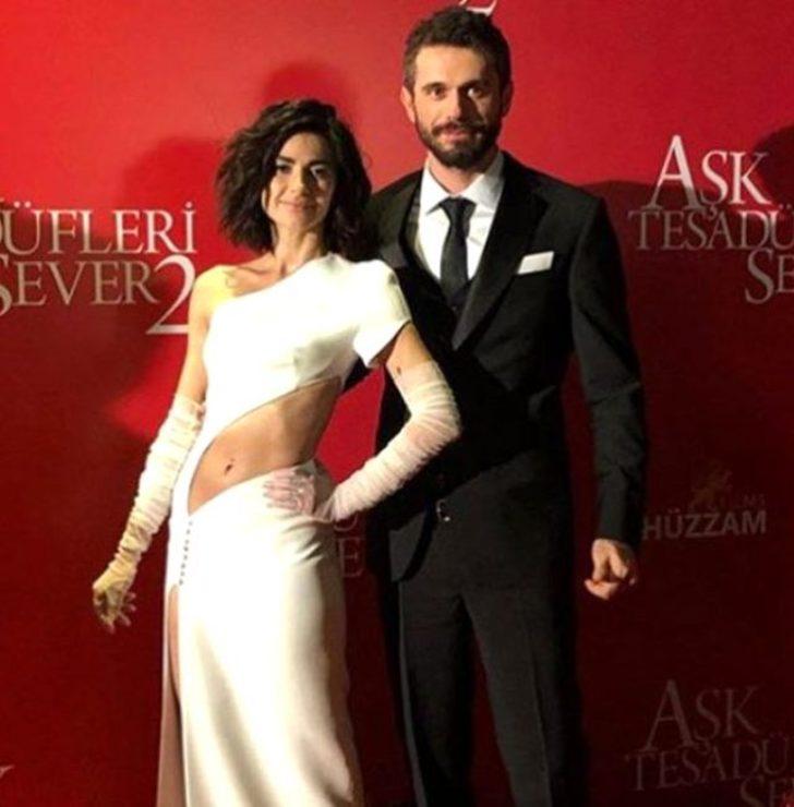 Nesrin Cavadzade'nin abartılı dekoltesi galaya damga vurdu G3