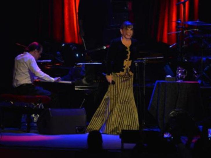 Sezen Aksu'dan 'özgürlük' çağrısı G4