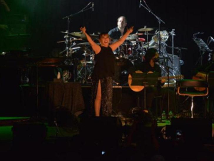 Sezen Aksu'dan 'özgürlük' çağrısı G5